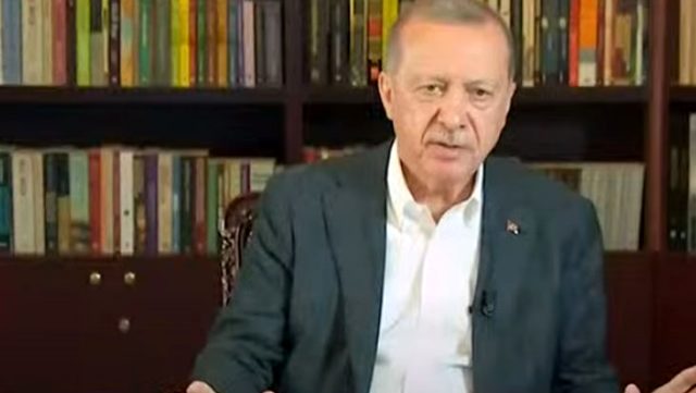 Cumhurbaşkanı Erdoğan'a genç işsizlik soruldu: Gençlerimizden geleceklerini özel sektörde aramalarını istiyorum