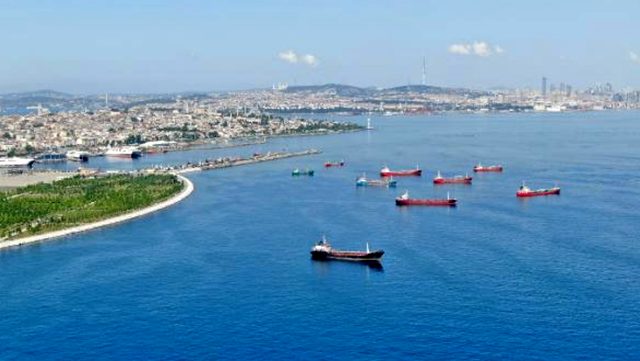 İstanbul açıklarındaki sahipsiz 7 gemi 18.500 liradan başlayan fiyatlarla satışa sunuldu