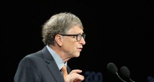 Bill Gates'ten 'komplo teorilerine' yanıt: İnsanları neden gözetim altında tutmak isteyeyim