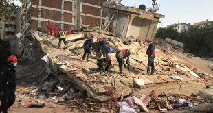 Depremde 15 kişiye mezar olan apartmanın sorumlularına 15 kez hapis cezası talebi